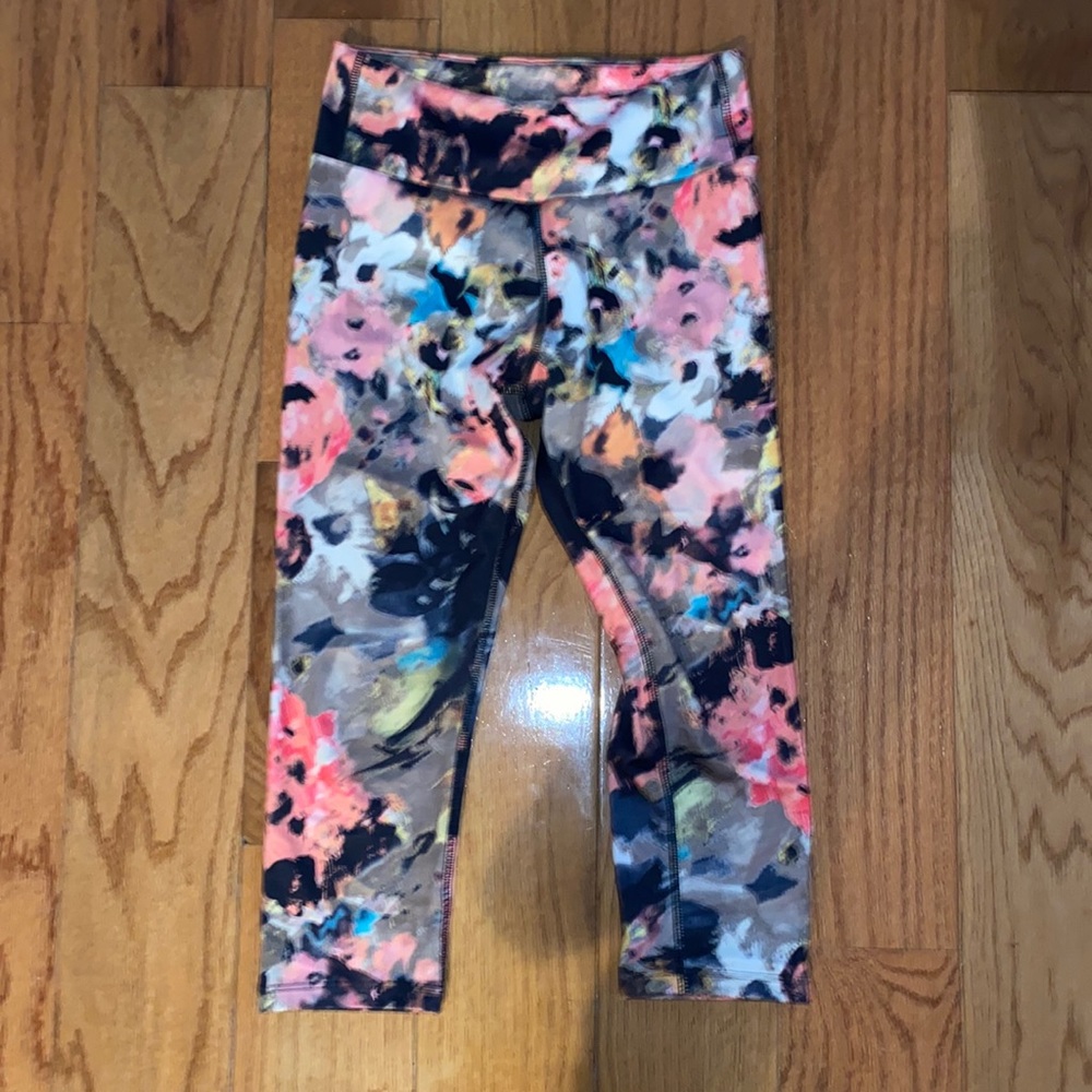KOS watercolor Floral print. Size small capri leggings